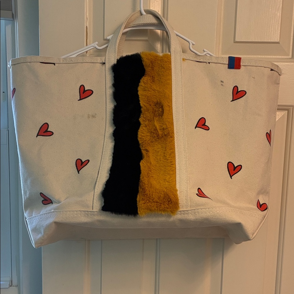 KULE The All Over Heart XL Big Canvas Tote with Faux Fur Stripe-Flaws Designer